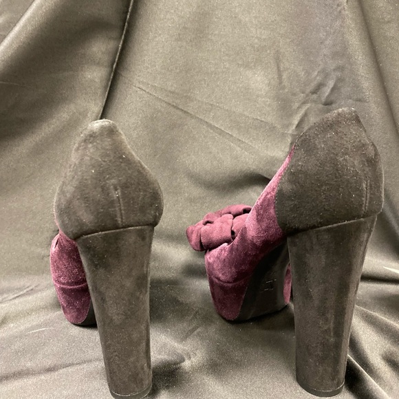 Louis Vuitton Heels - Picture 5 of 8